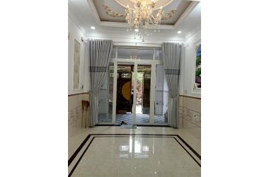 BÁN NHÀ HXT ĐƯỜNG LÊ VĂN KHƯƠNG QUẬN 12. 68 M2 . GIÁ CHỈ 3.8 TỶ TL